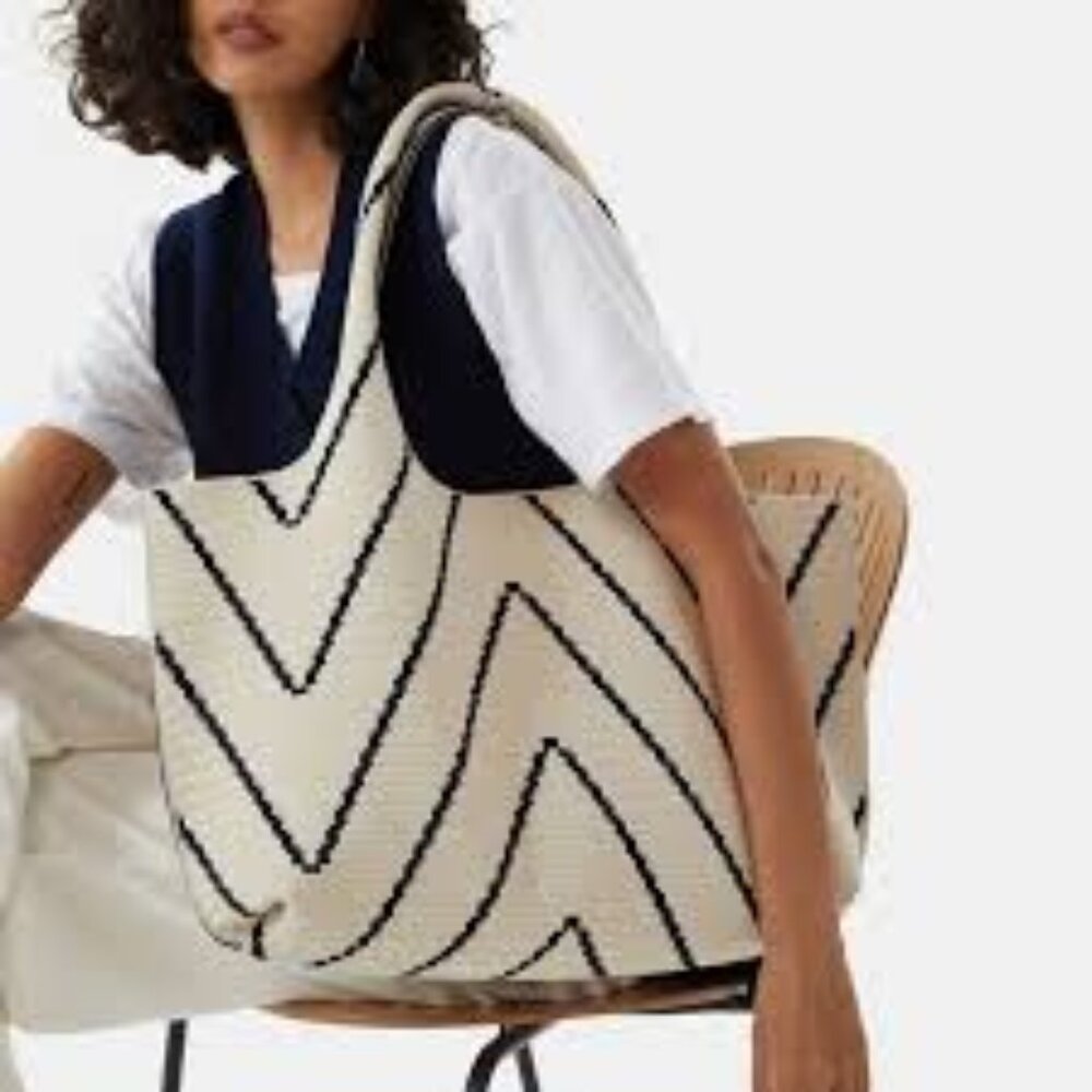 Vivaia Wallace tote bag NWT